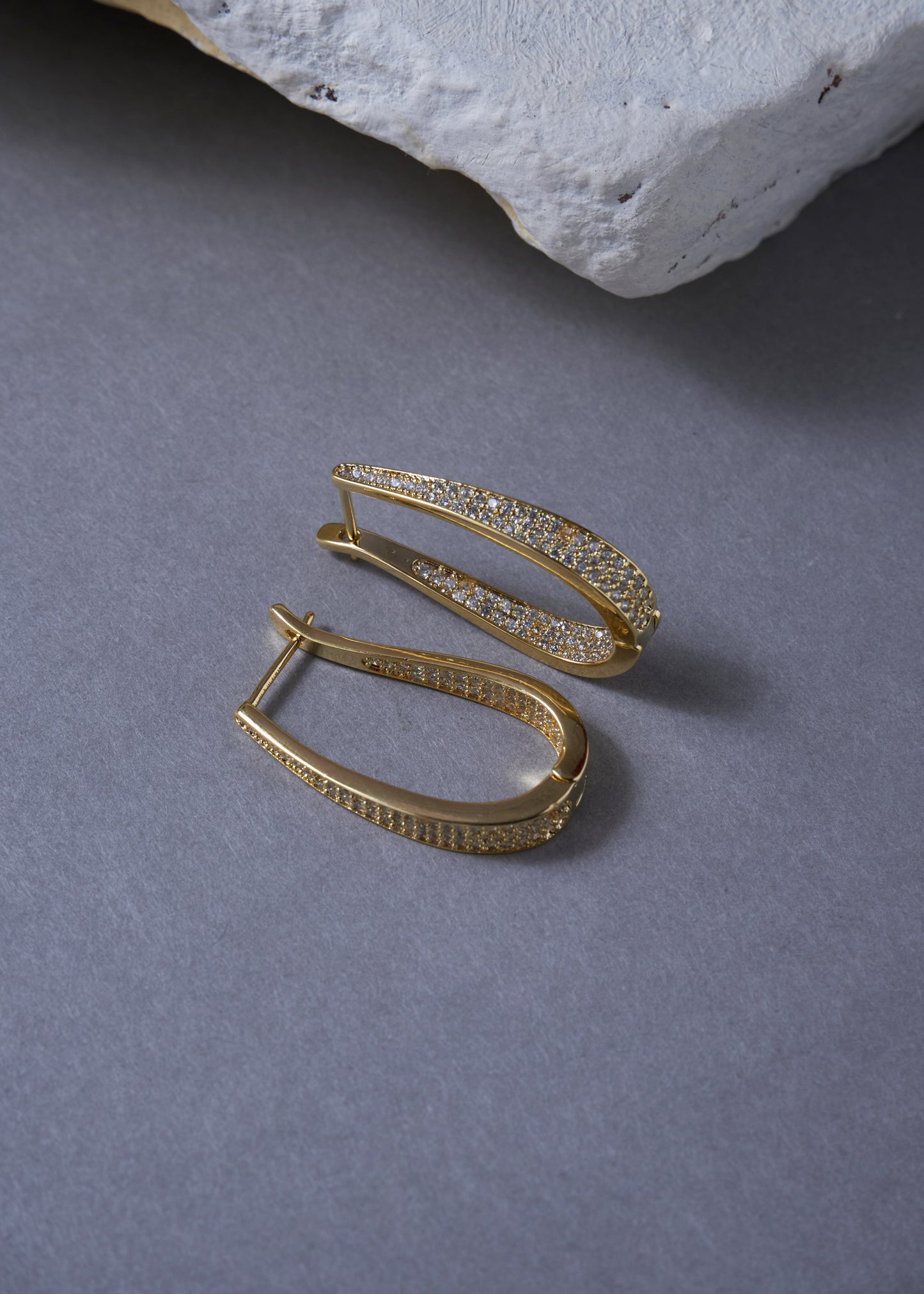 Zircona Elongated Hoop