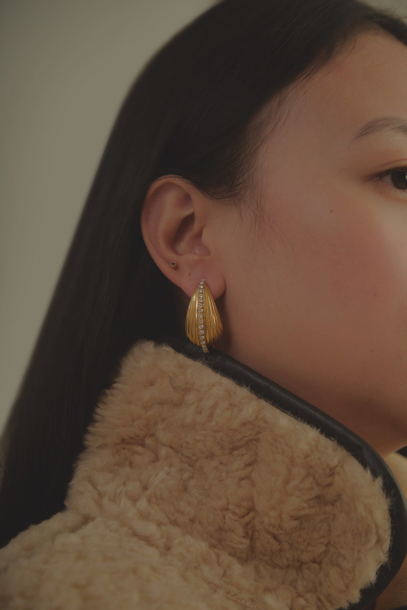 LINED TEARDROP EARRINGS