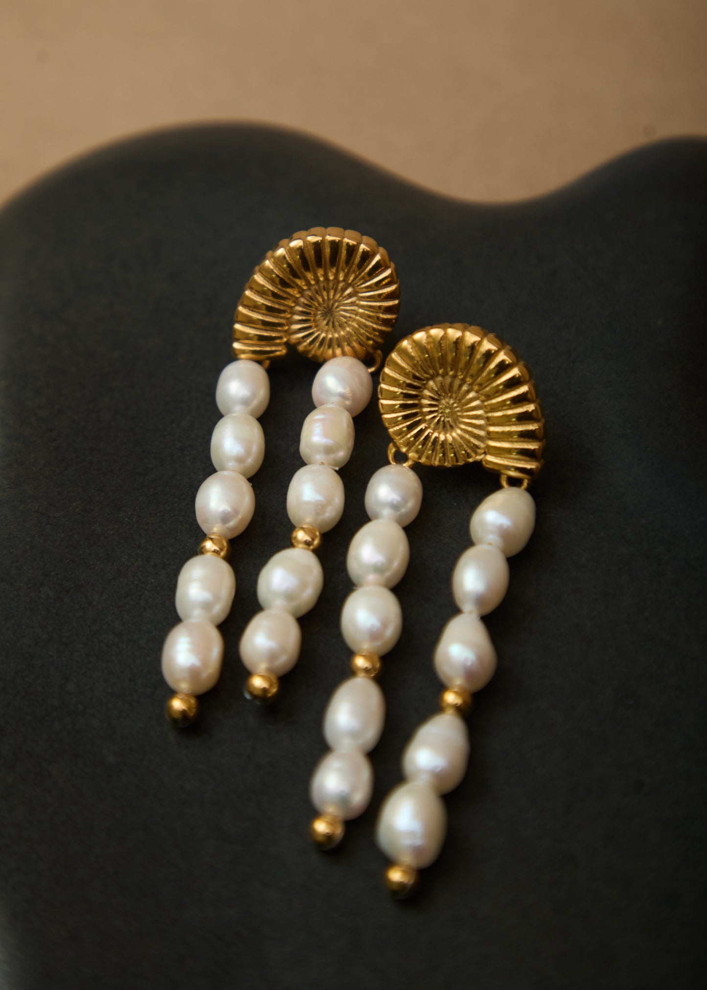 FRESHWATER PEARL DROP EARRINGS