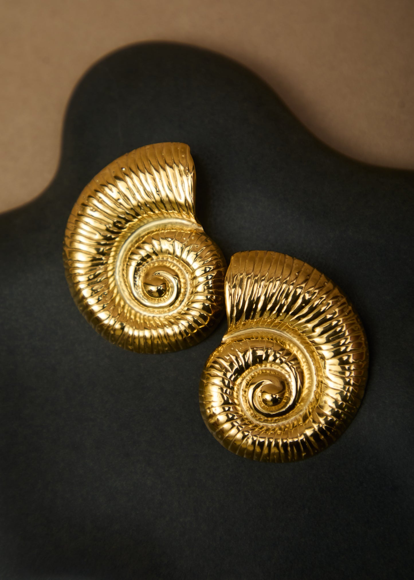 SEA SHELL STATEMENT EARRINGS