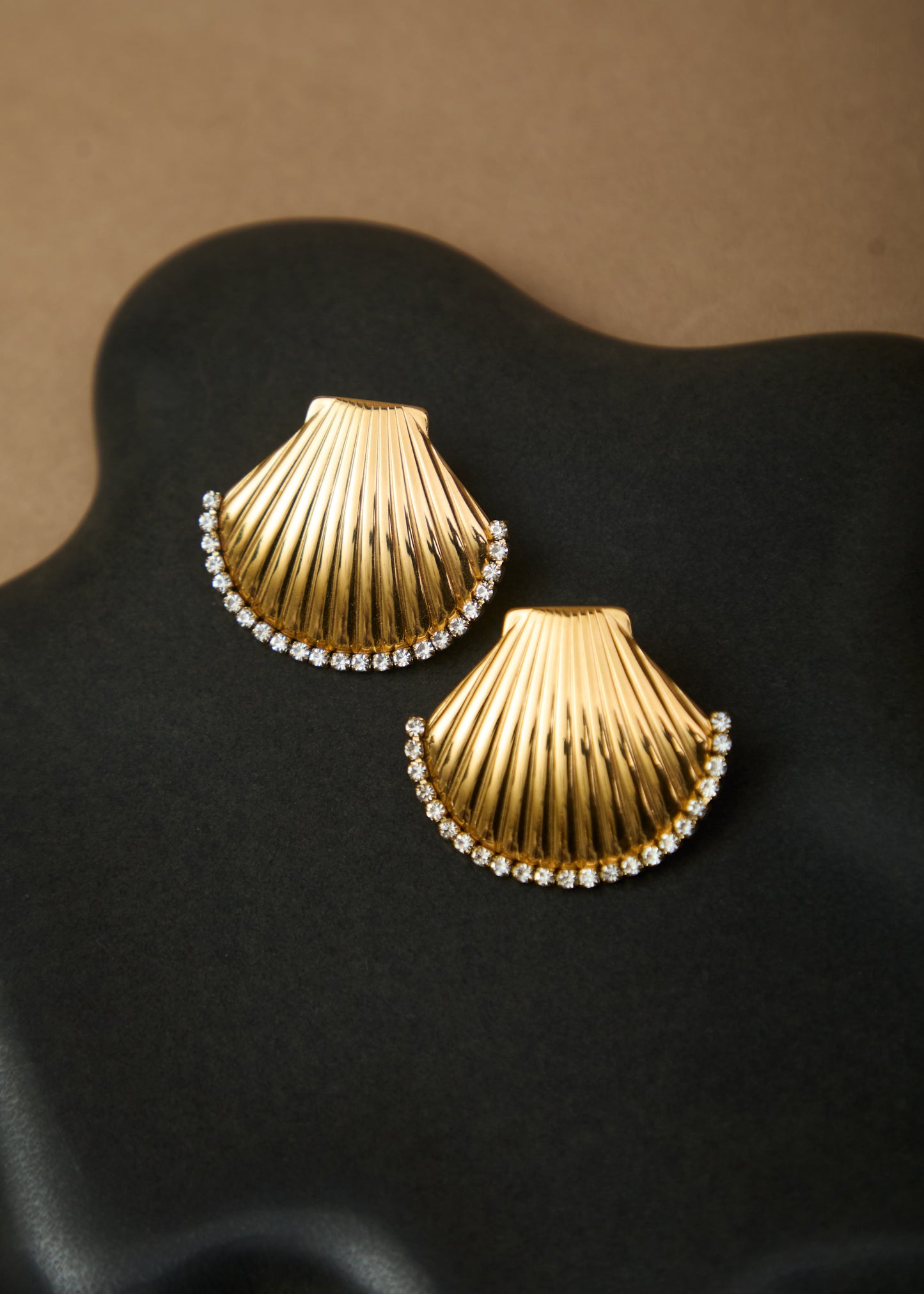 FREYA SHELL EARRINGS