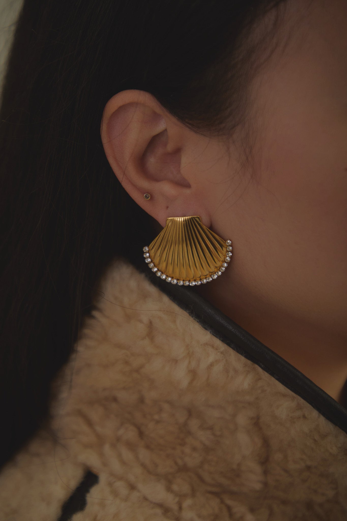 FREYA SHELL EARRINGS