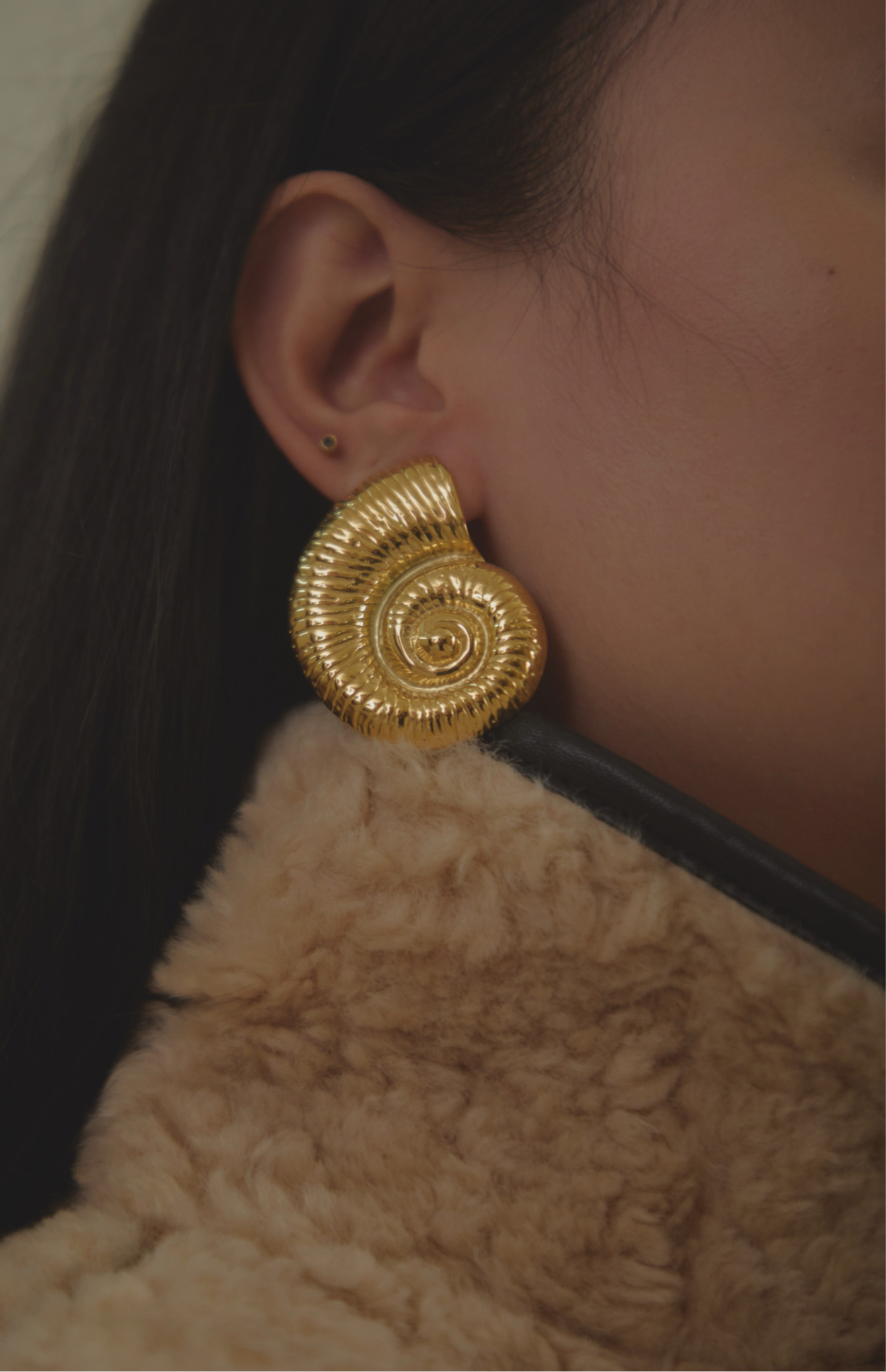 SEA SHELL STATEMENT EARRINGS