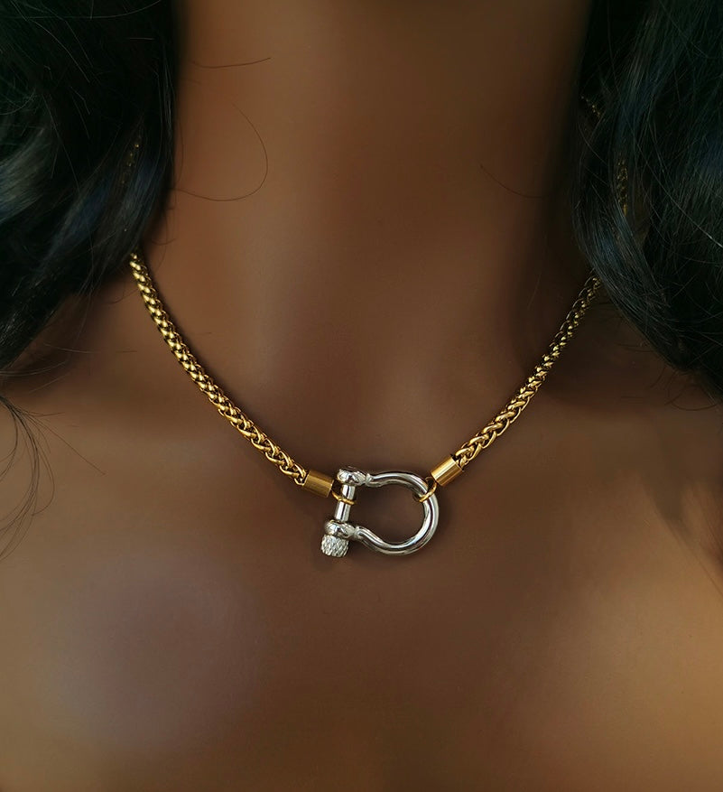 CRUZ LOCK NECKLACE