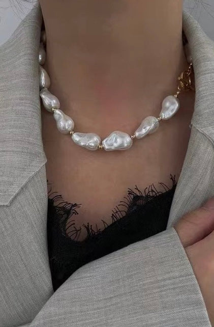 LANA PEARL CHOKER