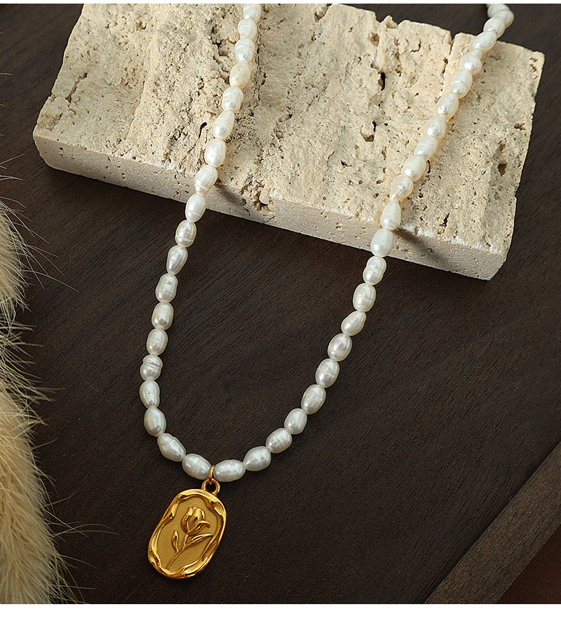 ANNIE PEARL NECKLACE