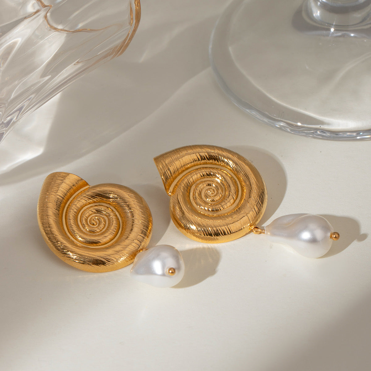 SHELLY PEARL EARRINGS