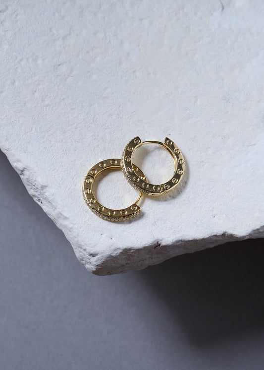 Zircona Round Hoop