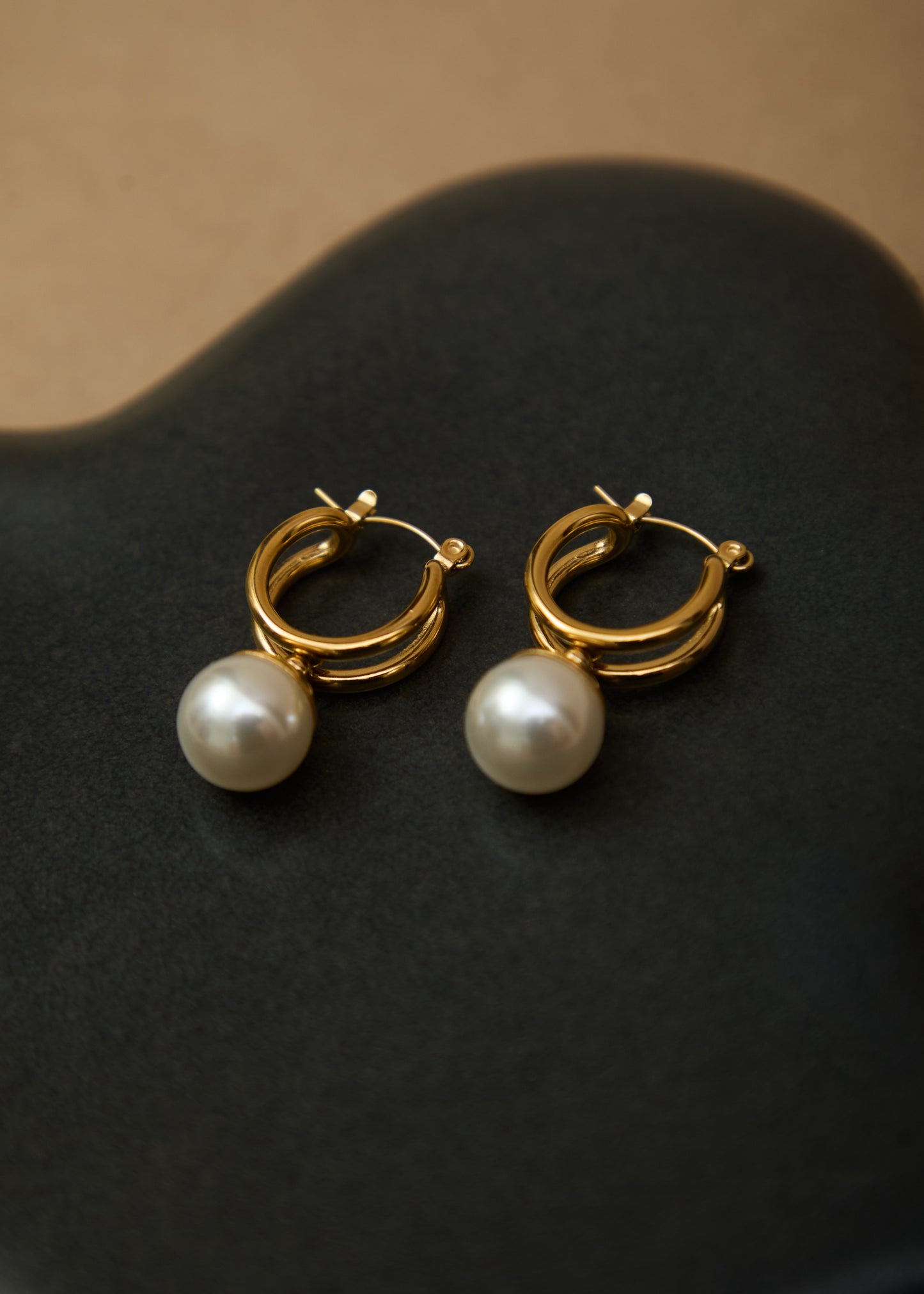 KELLY PEARL EARRINGS