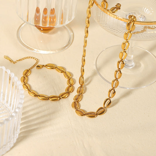 NOVA SHELL NECKLACE